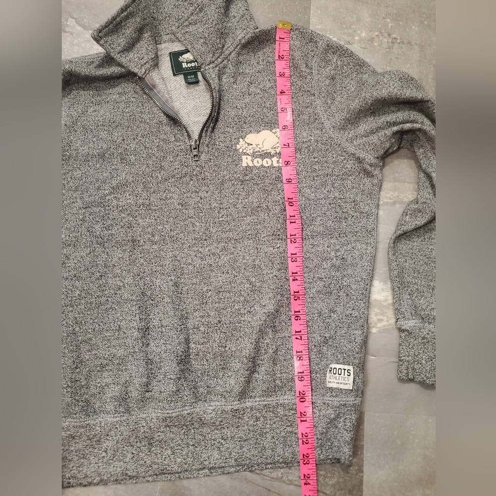 Roots Quarter-Zip Pullover Long Sleeve Sweater. Heathered Grey. Size M. - Picture 8 of 9